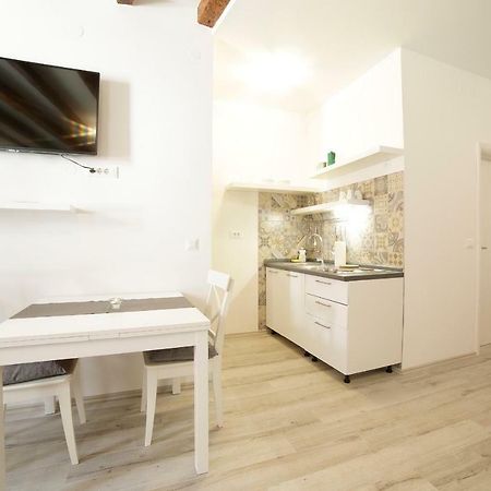 Zen Studio In Center Of Rovinj Bagian luar foto